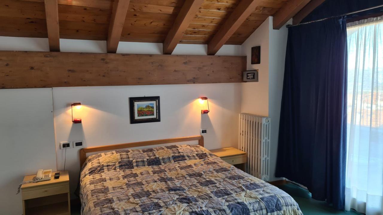 Hotel Martinella Фолгария Екстериор снимка