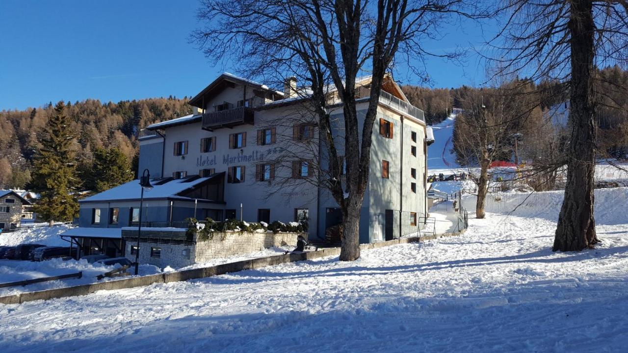 Hotel Martinella Фолгария Екстериор снимка